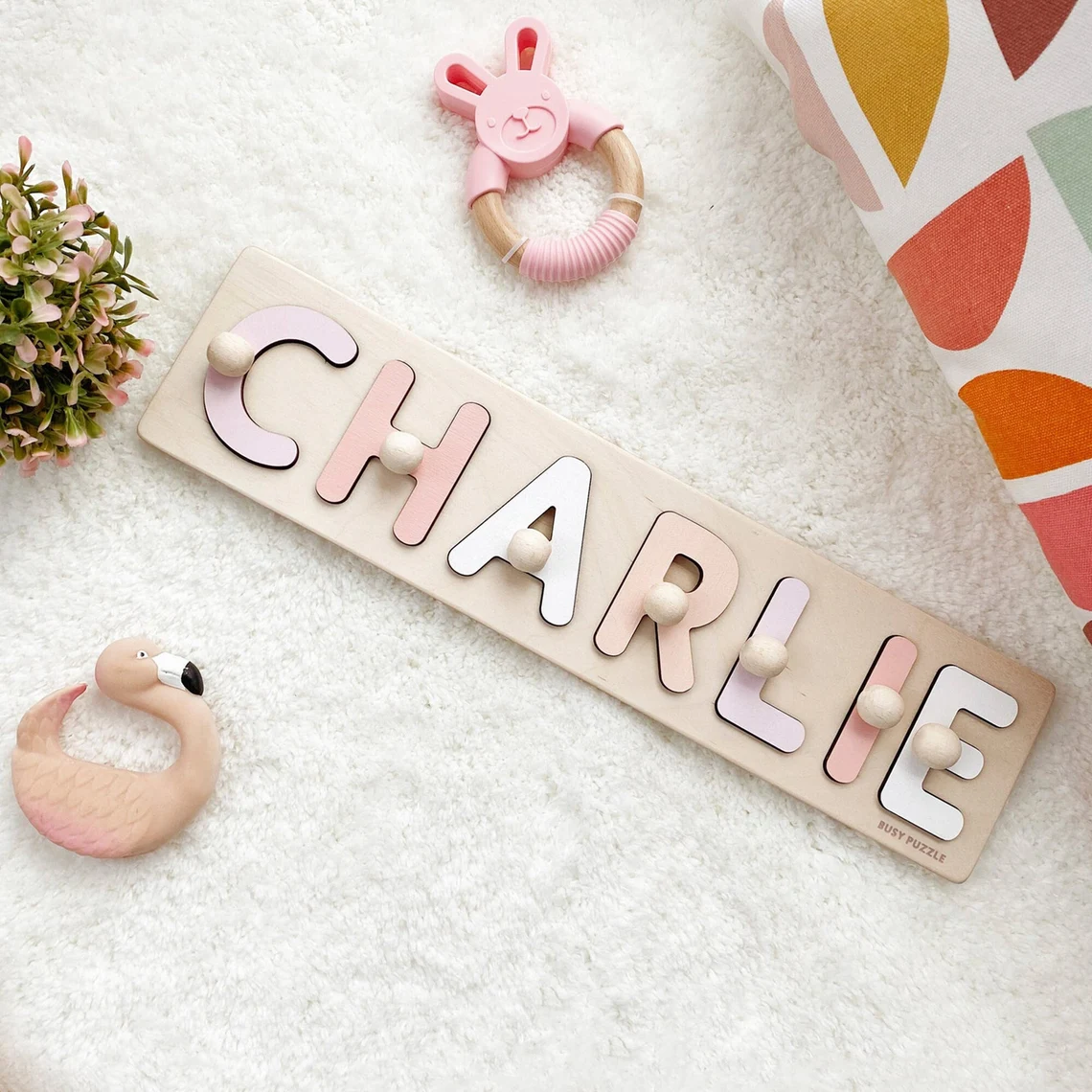 Party Games Baby Shower - ปริศนาชื่อส่วนบุคคลพร้อมหมุด | ใหม่ของขวัญคริสต์มาสสําหรับเด็กของเล่นไม้อาบน้ําเด็กที่กําหนดเองเด็กวัยหัดเดินของเล่นวันเกิดครั้งแรก1st
